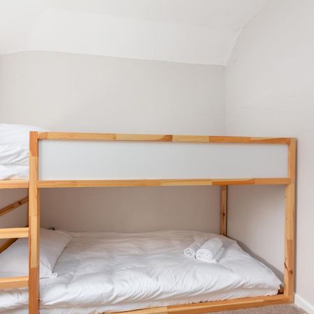 Charles Alexander Short Stay - Moorway House Poulton-le-Fylde エクステリア 写真