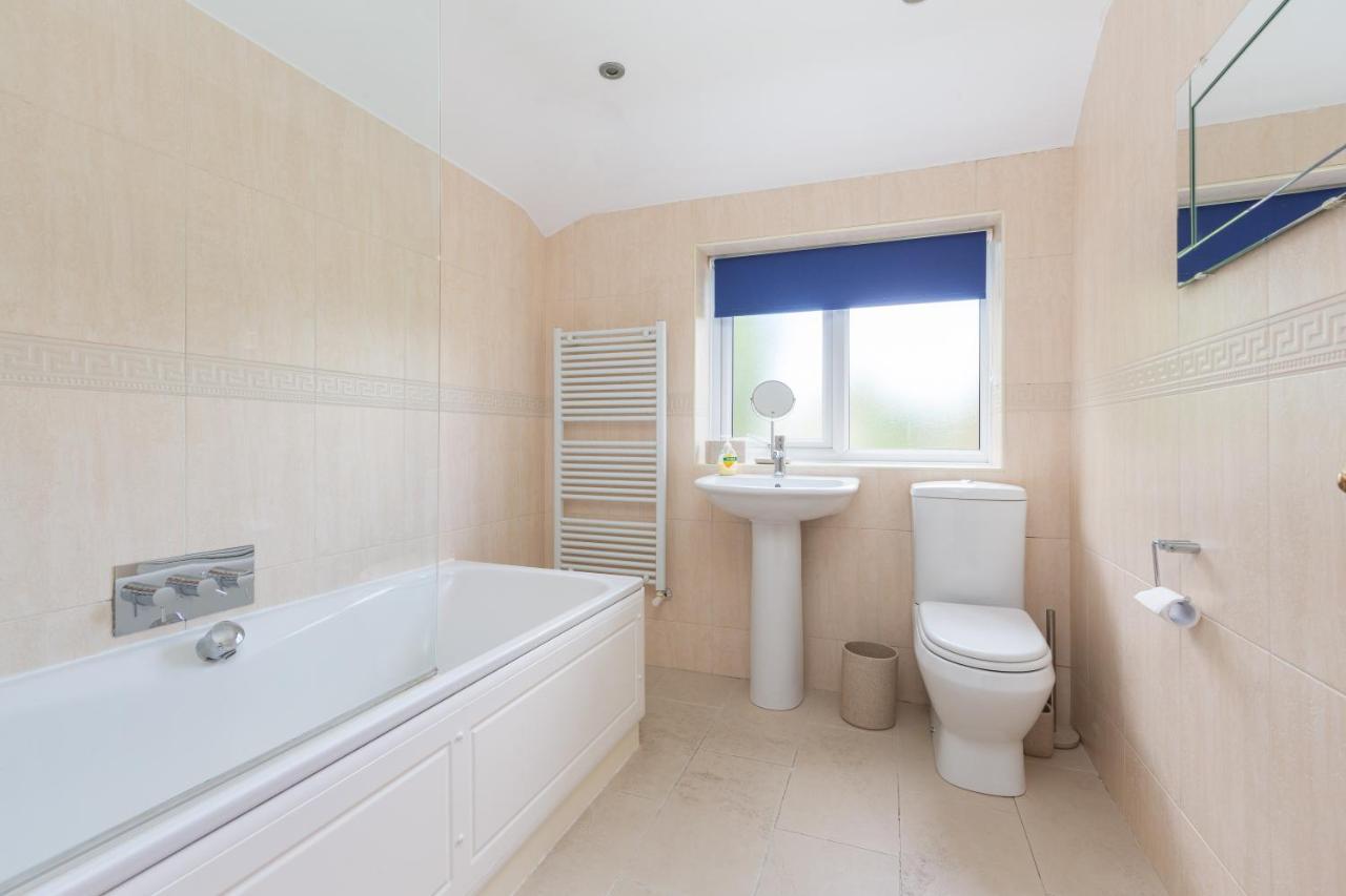 Charles Alexander Short Stay - Moorway House Poulton-le-Fylde エクステリア 写真