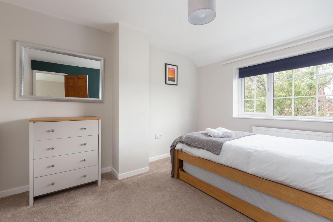 Charles Alexander Short Stay - Moorway House Poulton-le-Fylde エクステリア 写真